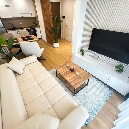 Azure Dream G8 * Golem (Tirana)