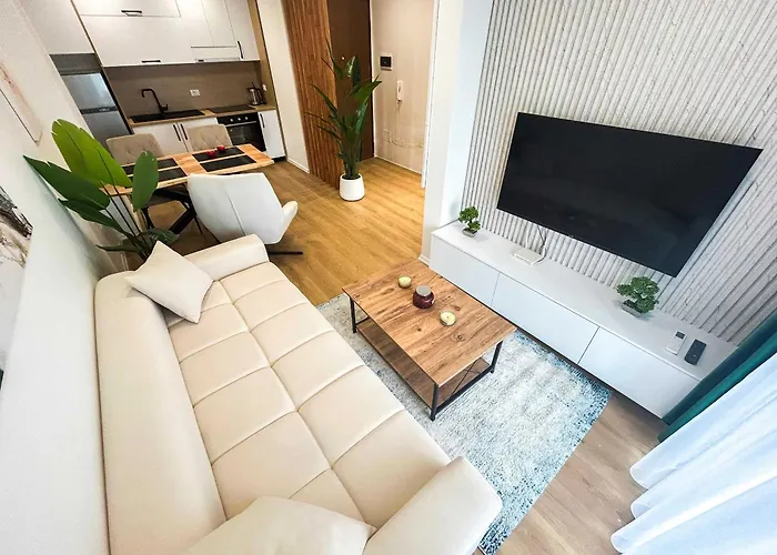 Azure Dream G8 * Golem (Tirana)